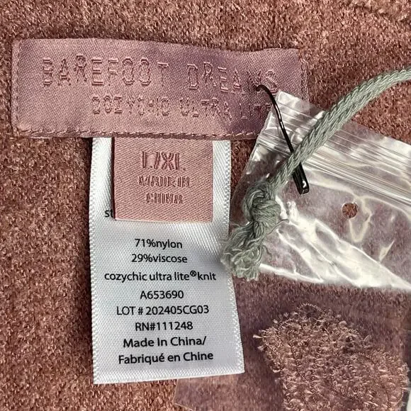 Barefoot Dreams CozyChic UltraLite Blanket Wrap size L/XL Dusty Coral New - Picture 2 of 11